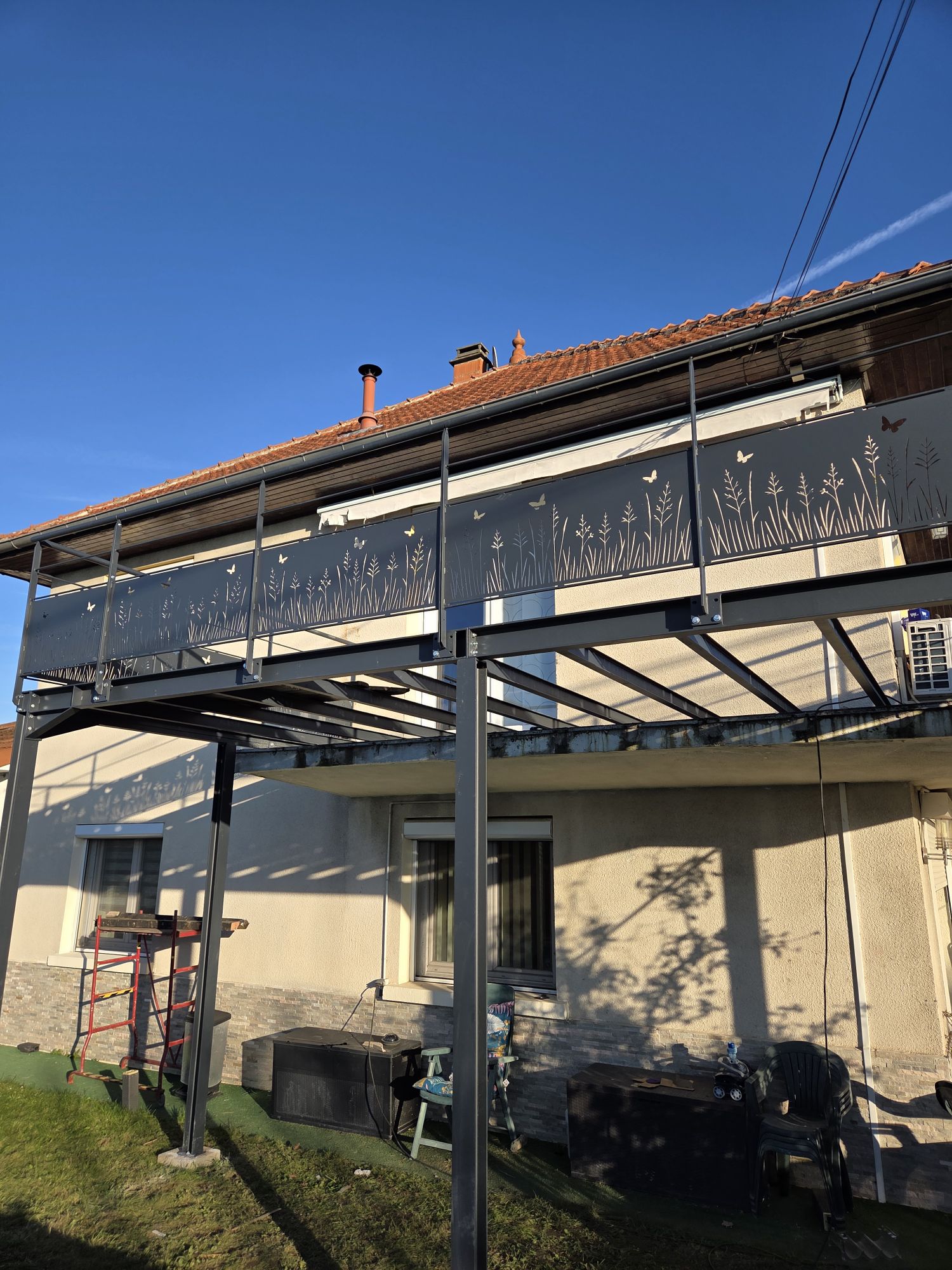 fabrication d 'une terrasse en charpente métallique a Lyon