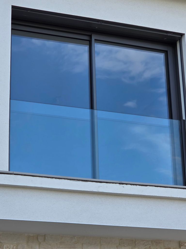fabrication et pose de garde-corps en verre a Lyon