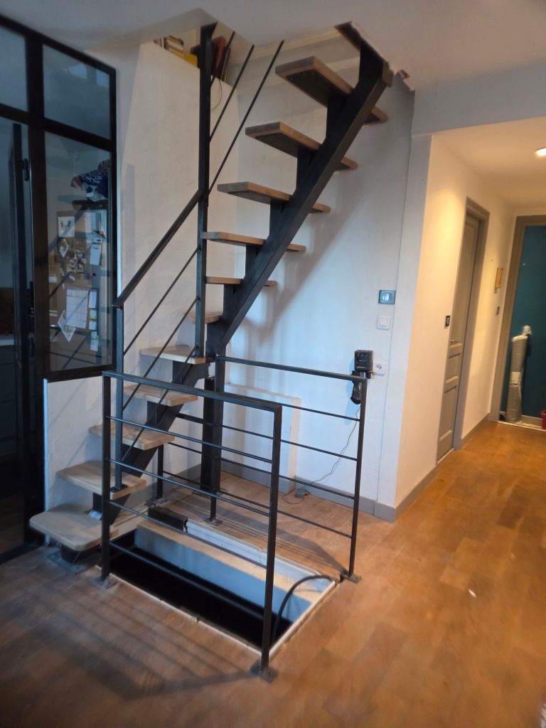 escalier acier et bois sur mesure a Saint-Didier-au-Mont-D'or