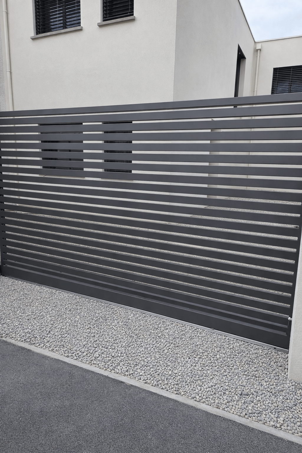 portail coulissant sur mesure en métal a Villeurbanne près de Lyon